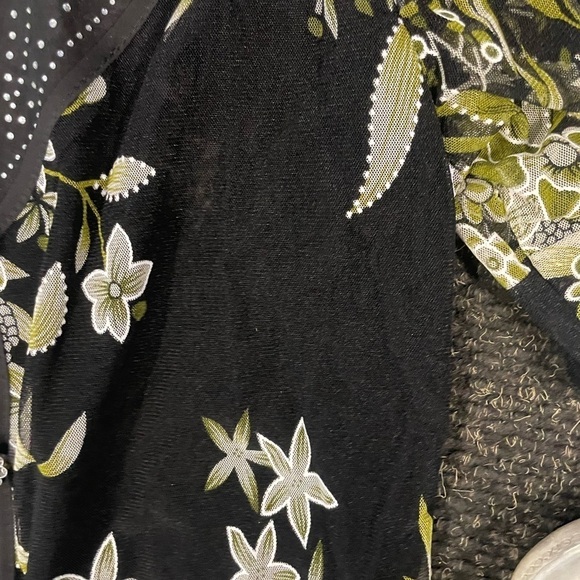 Design works sheer floral women’s blouse size mp - Picture 4 of 5